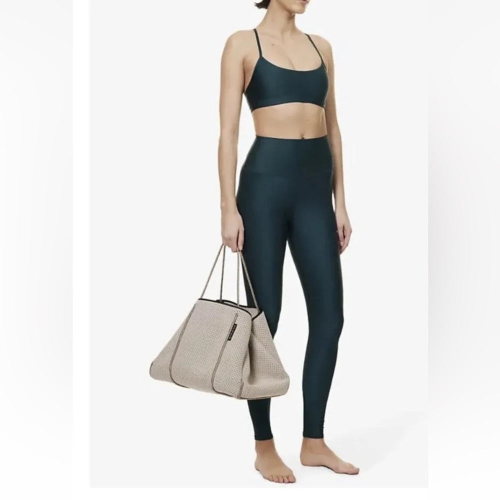 ALO YOGA HIGH WAIST SHINY GREEN LEGGINGS MEDIUM. GREAT CONDITION.